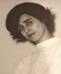 Young Viera Fischerová