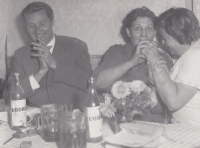 Oslava v JZD Stebno, zleva Ladislav Řezníček starší, zhruba 1976