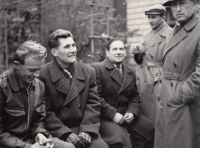 Ladislav Řezníček starší (druhý zleva)