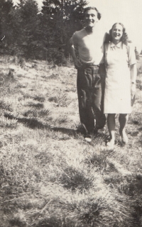 Ladislav Řezníček starší s manželkou, těsně po druhé světové válce