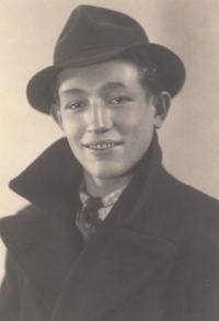 Karel Řezníček, bratr Ladislava Řezníčka staršího, zhruba 1938-39