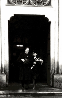 4. ledna 1942 - svatba rodičů Inky a Jana Balcárkových