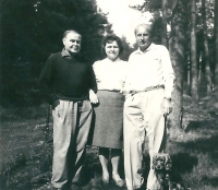 Josef Radvanovský, matka a otec chvíli po návratu strýce z Leopoldova