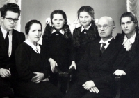 Rodina Tomešových v Trmicích, 1948