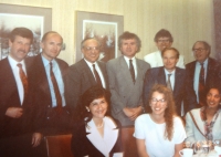 Konzultace s představiteli Světové banky. Watergate Hotel, Washington D.C. 1993