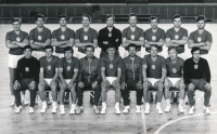 Československé družstvo házenkářů na olympiádě 1972 v Mnichově. Vladimír Jarý je čtvrtý zleva nahoře