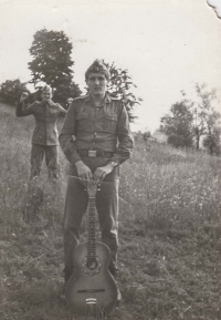 Po vojenské službě, r. 1977