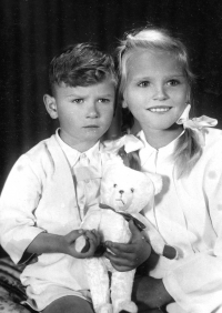 Eliška Librová with her brother Maxmilián / 1949