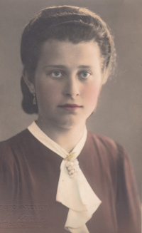 Věra Fikrová dobová fotografie