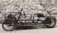 The first type of motorized tricycle, 1936