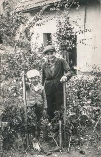 Petr Rehák (vlevo) se svým starším bratrem Vladimírem Sklenákem