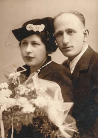 Manželé Löwenbeinovi na svatební fotografii