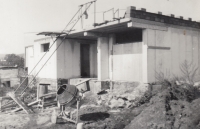 Construction of a house in Česká Třebová with a handmade elevator, 1970s