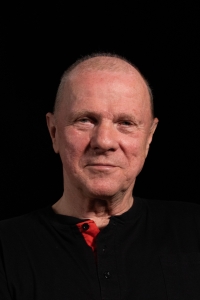 Henryk Wrona při natáčení pro Paměť národa v květnu 2021