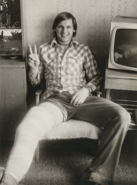 Jiří Kotrč v roce 1979, kdy měl zraněné koleno
