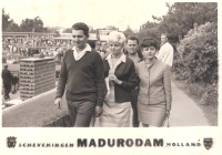Dovolená v Holandsku, zleva Jaroslav Hrbáč, manželka Bronislava, bratr Martin Hrbáč a jeho manželka Božena, 1968 