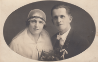 Svatební fotografie rodičů Jiřího Peši, Josefa a Marie, 2. června 1930