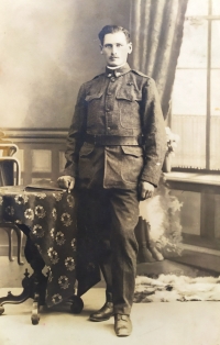 Jiří Kaštánek's grandfather Jan Špindler, who fought in the First World War first in the Austrian army, after desertion with the legionnaires in France and Dalmatia