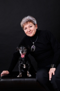 Jana Freyová so psíkom v súčasnosti 