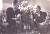 Witness´s uncle Josef Šimek and aunt Elen (Polish)