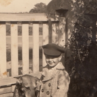 Vladimír Mašín v době války se psem Punťou