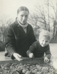 Miroslava Holubová se synem Davidem