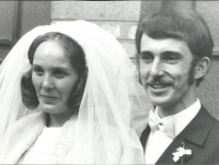 Církevní svatba Sršňových v husitském kostele v Krči, 30. září 1972