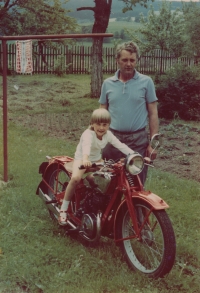 Miloslav Ohlídal with his daughter Magda, 1985.
