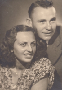 Rodiče Miroslavy Holubové – Miroslava a Vasil Kišovi v červenci 1947