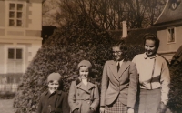 Děti rodiny Salmů, zleva Hugo, Marie Elisabeth, Elise, Ida, 1938