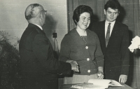 Vítání občánků - předseda MNV Vysoké Chvojno Valenta, 1964