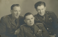 Vasil Kiš po válce s přáteli