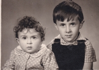 Gevorg Avetisjan a jeho sestra Hasmik, 1963