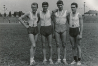 Luděk Bohman (zcela vlevo) na atletickém mistrovství Československa v roce 1964