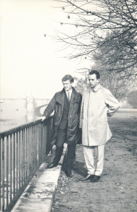 Luděk Bohman (vlevo) s prvním trenérem P. Elbogenem, 60. léta 20. století