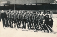 Hokejový tým Tatra Smíchov, Petr Miller pátý zleva