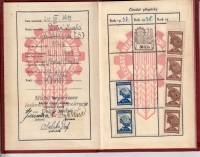 Přebal členské knížky poválečné Československé strany demokratické před nuceným sloučením s KSČ