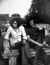 Ex-husband of Jana Šilerová (left) with his friend Josef Plotzer, with whom he published a samizdat magazine / 1970s