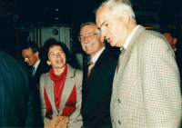 Zleva Livia Klausová, Václav Klaus a František Hromek v ocelárně Vítkovice