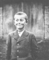 Na statku v Lozicích, 1942