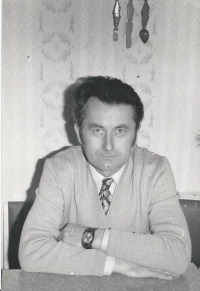 Břetislav Netolický doma, asi 1970