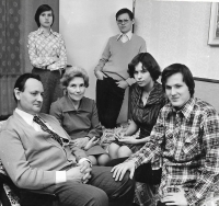 With his parents and siblings, 1978
