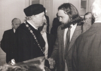 Jako redaktor Lidové demokracie - s Rudolfem Firkušným při jeho udělení čestného doktorátu Masarykovy univerzity, 1993