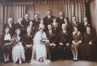 Svatební fotografie rodičů pamětníka Anny a Břetislava Netolických, 1933