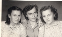 The Kuška sisters: Věra, Libuše and Marie. Cheb, 4th of July,1947