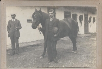 Otec Břetislav a děda Jan Netoličtí, Lozice, 1915