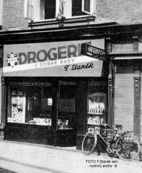 Obchod otce Františka Staňka st. v roce 1939