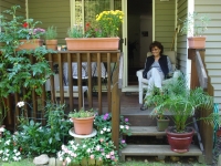 Danielle doma v Amerike, na terase
