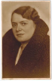 Milka Rosenthalová z Lučence, teta Petera Danzingera, u které se ukrýval v letech 1942–1944, nedatováno

