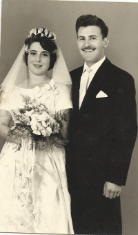 Svatební fotografie, Haifa, 30. 8. 1960
